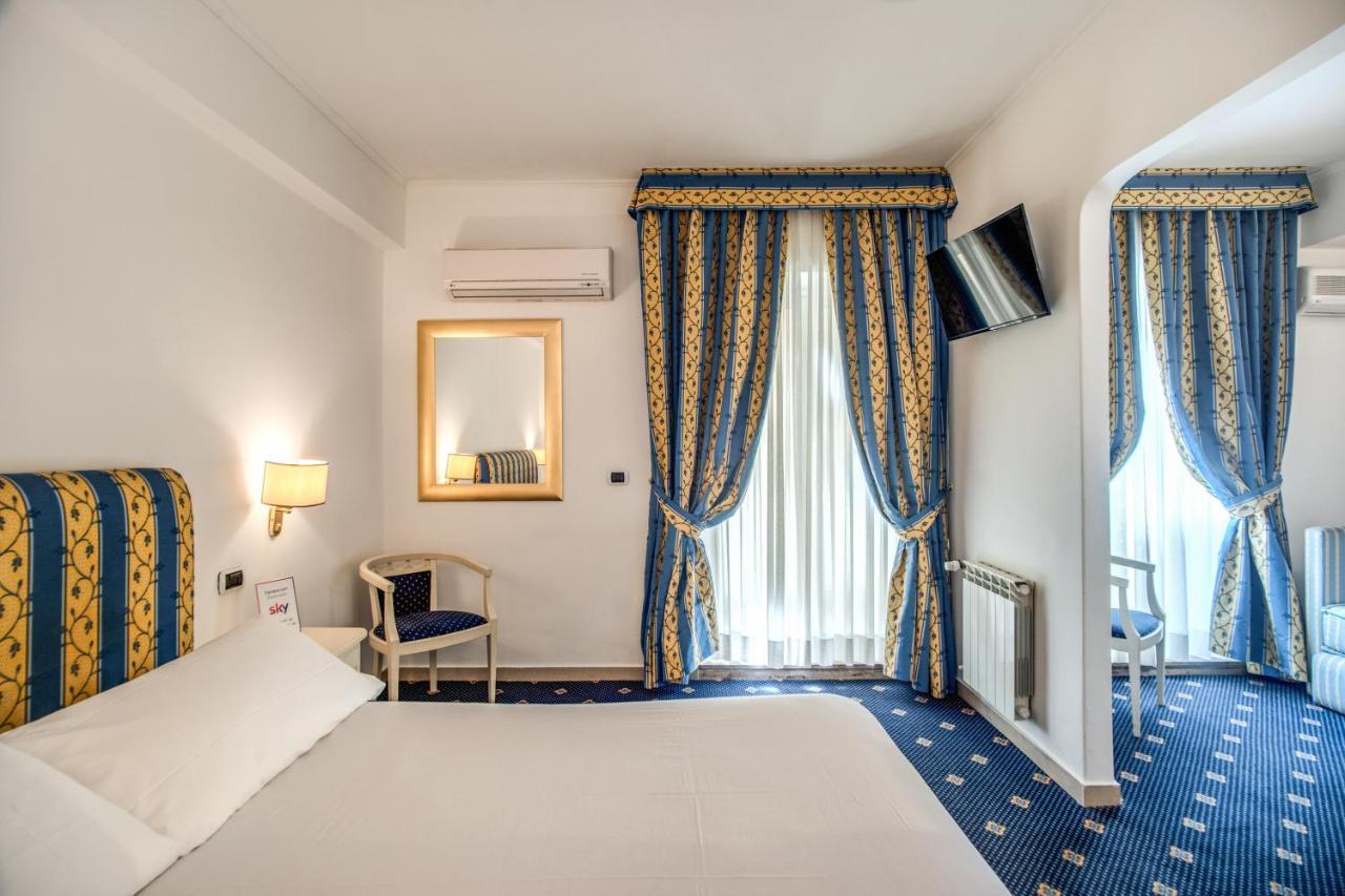 Napoleon 4* Roma
