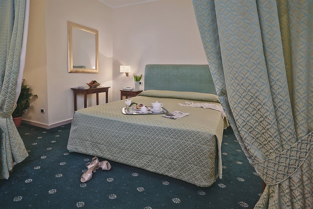 Napoleon 4* Rome